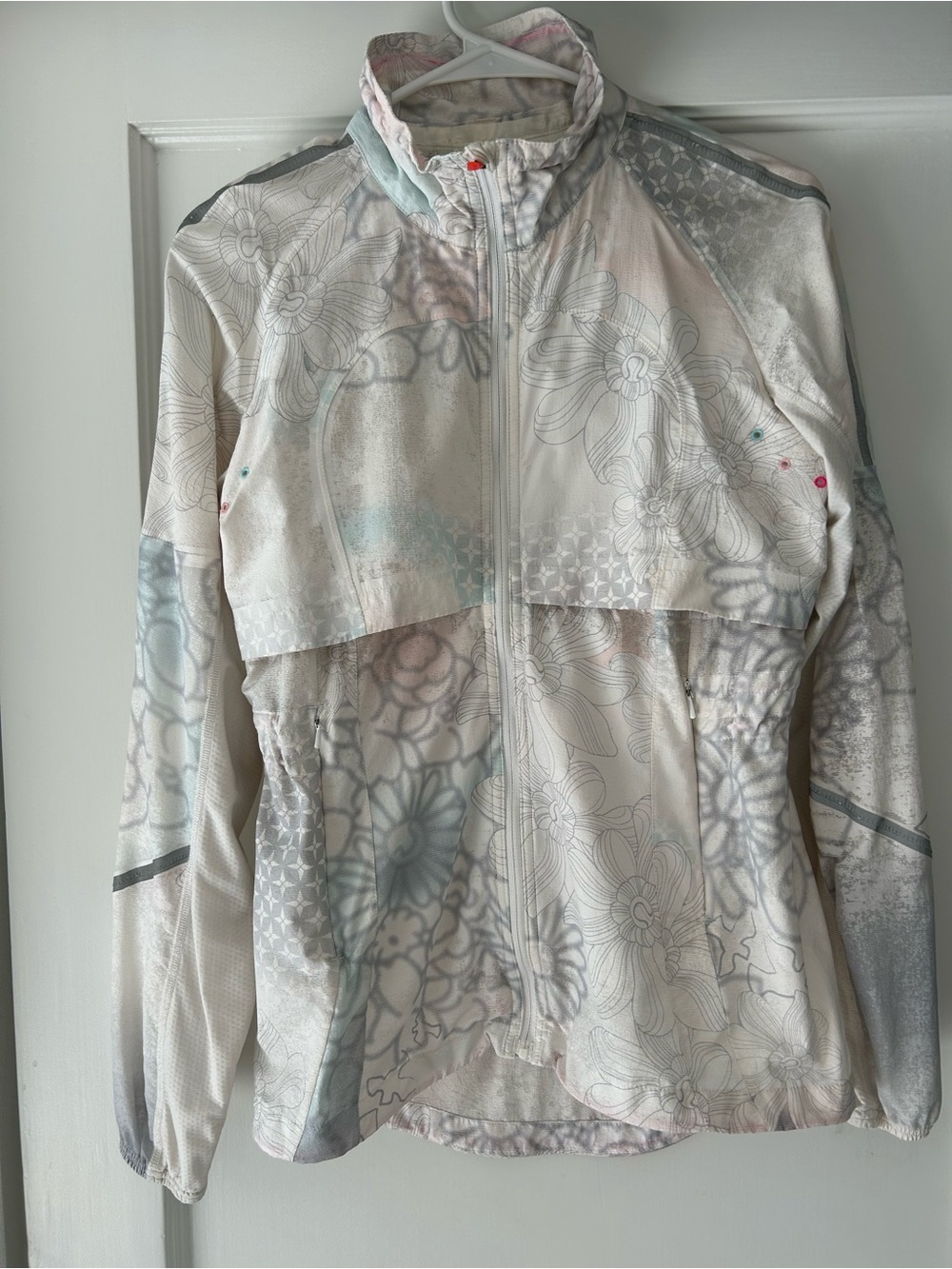 Lululemon Light Floral Print Women’s Windbreaker Jacket - White